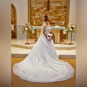 Wedding dress, Ball gown, White.